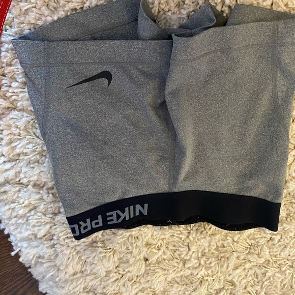 Black and grey Nike pro shorts - Picture 1 of 2